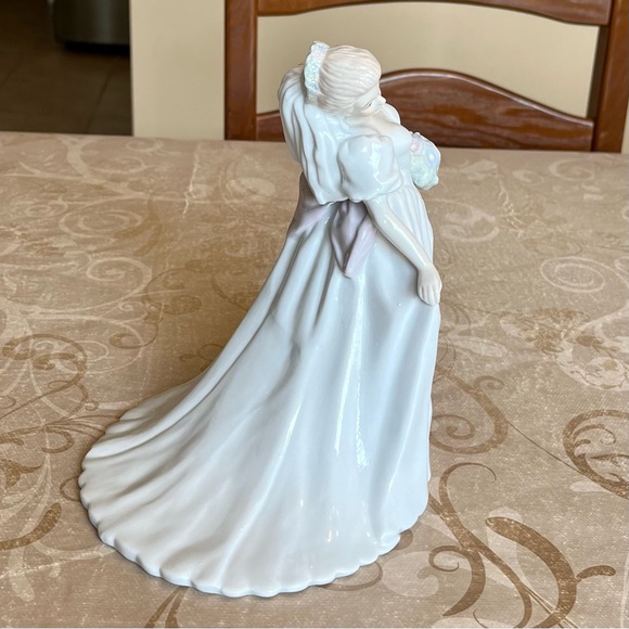 Vintage Russ Berrie The Marbella Collection Porcelain Collectible Bride Figurine - Picture 2 of 7